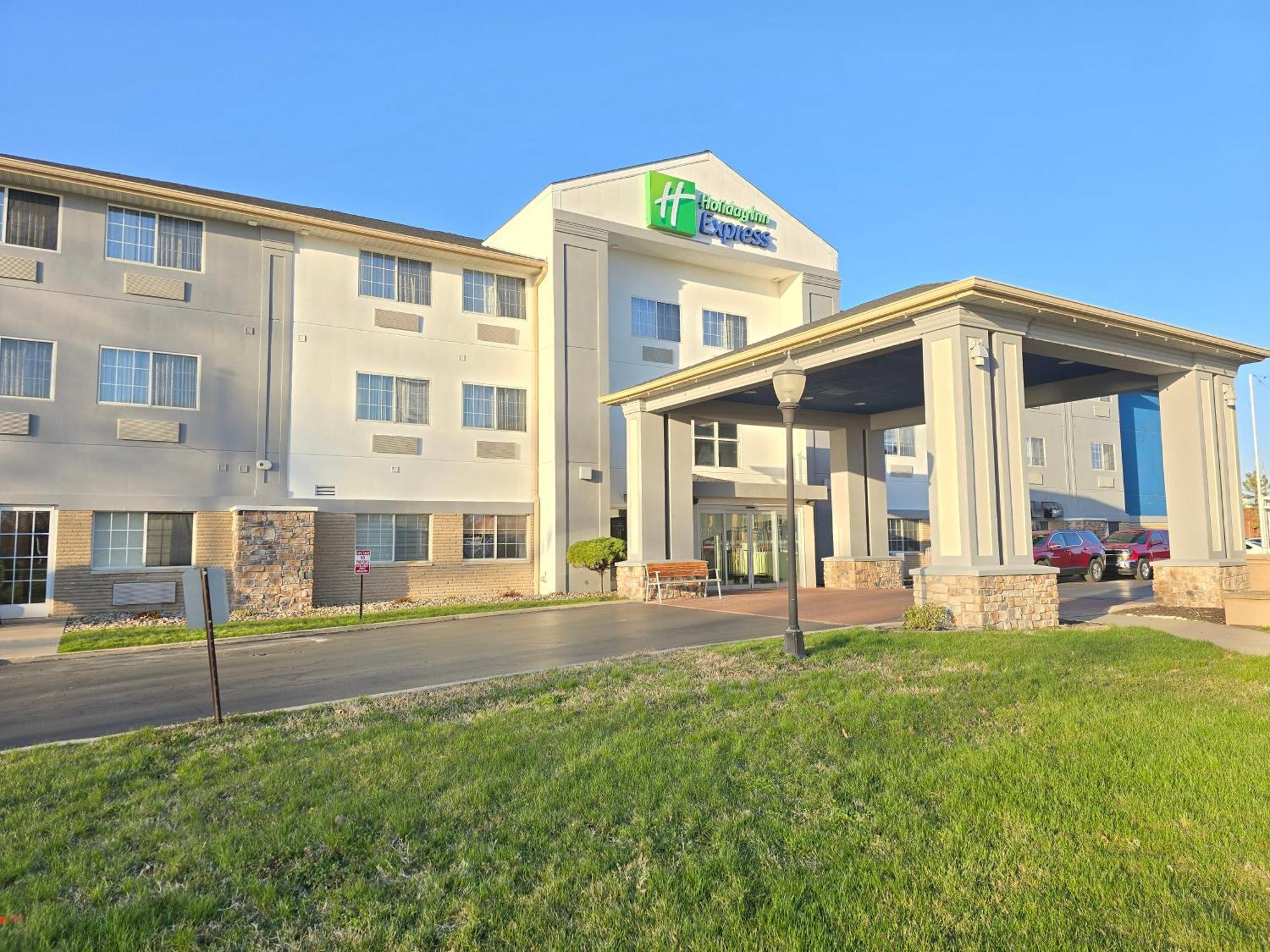 Holiday Inn Express Hotel & Suites-Saint Joseph By Ihg Εξωτερικό φωτογραφία